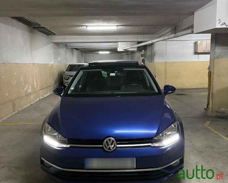 2020' Volkswagen Golf 1.0 Tsi photo #1