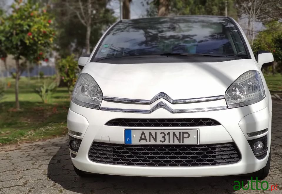 2013' Citroen C4 Picasso photo #6