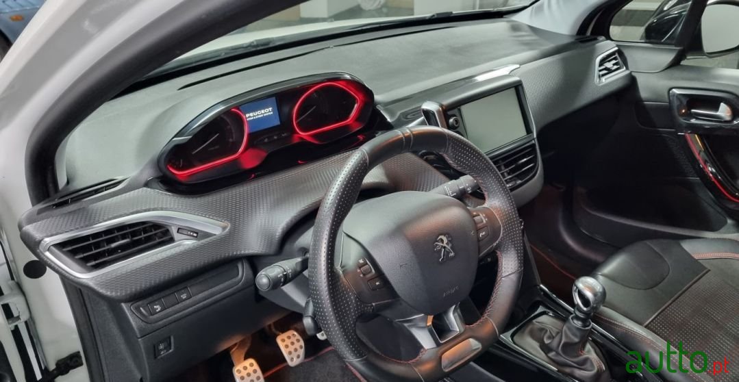 2016' Peugeot 2008 photo #5