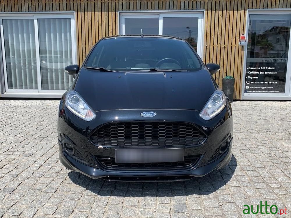 2017' Ford Fiesta St-Line photo #2