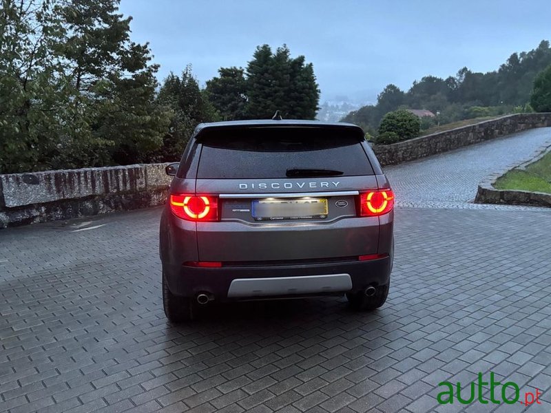 2016' Land Rover Discovery Sport photo #5