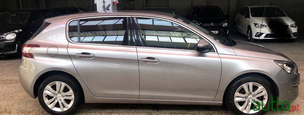 2015' Peugeot 308 photo #5