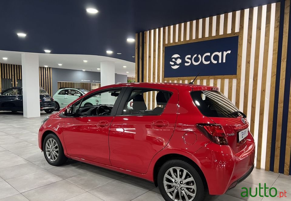 2017' Toyota Yaris photo #5