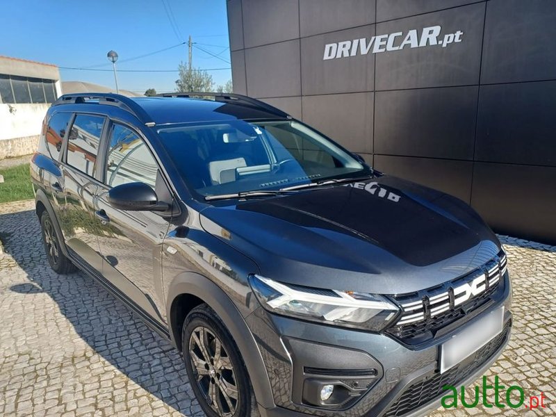2023' Dacia Jogger photo #1