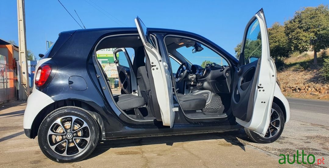 2016' Smart Forfour photo #2