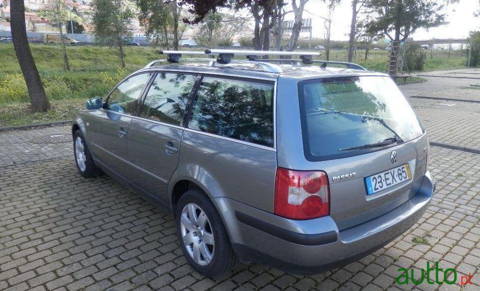 2003' Volkswagen Passat Variant photo #5