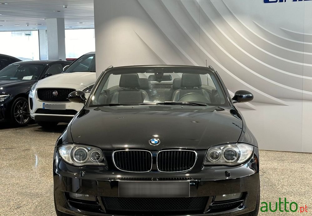 2009' BMW Série 1 D Cabrio photo #4