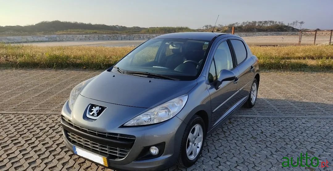 2011' Peugeot 207 photo #1