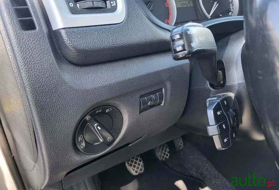 2008' Skoda Fabia 1.4 Tdi Elegance photo #5