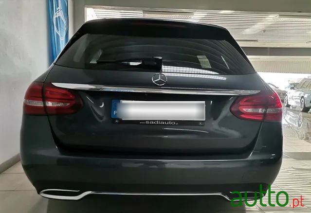 2016' Mercedes-Benz Classe C photo #4