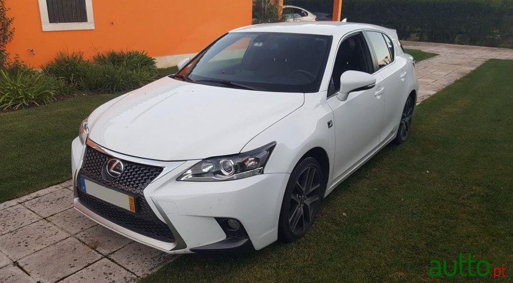 2015' Lexus CT photo #3