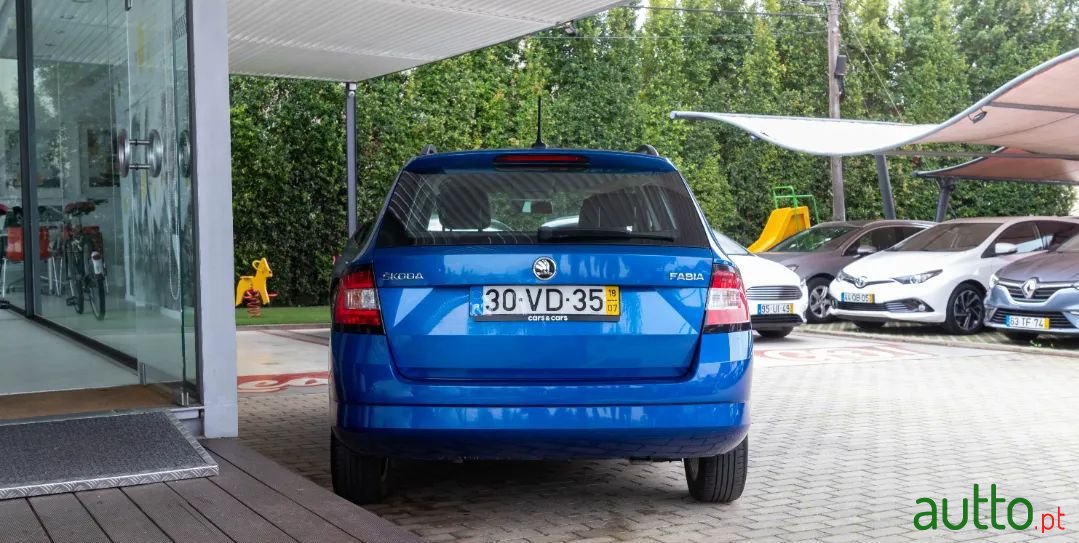 2018' Skoda Fabia Break photo #3