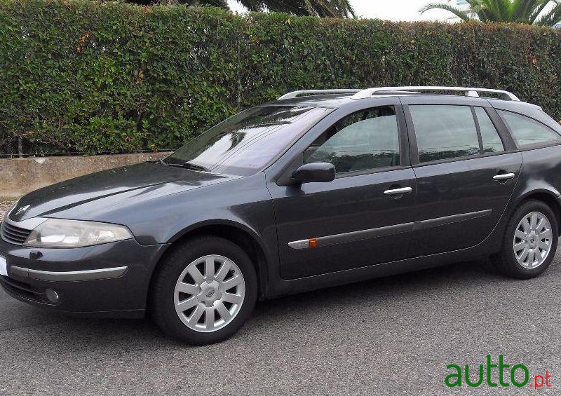 2003' Renault Laguna Break photo #2