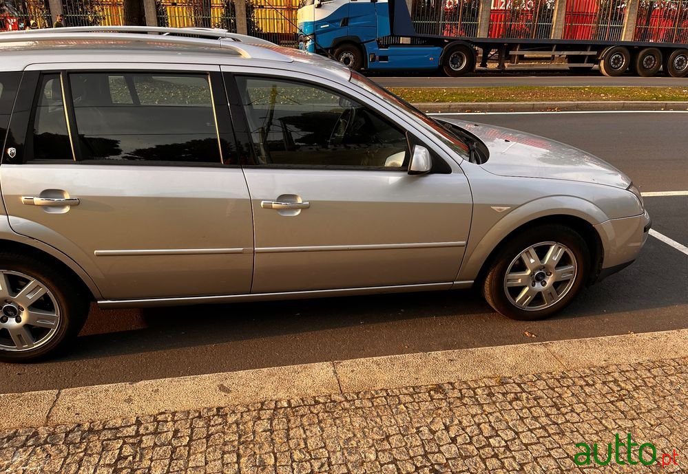 2005' Ford Mondeo Sw photo #5
