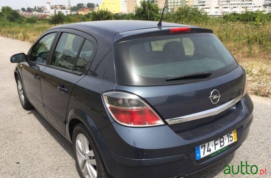 2008' Opel Astra 1.7 Cdti photo #4