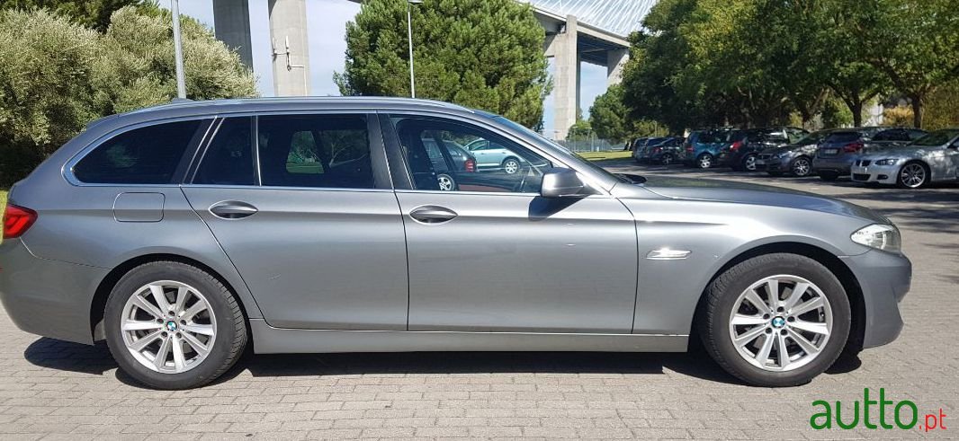 2012' BMW 520 photo #3