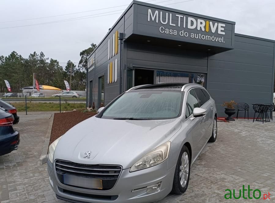 2011' Peugeot 508 Sw photo #1