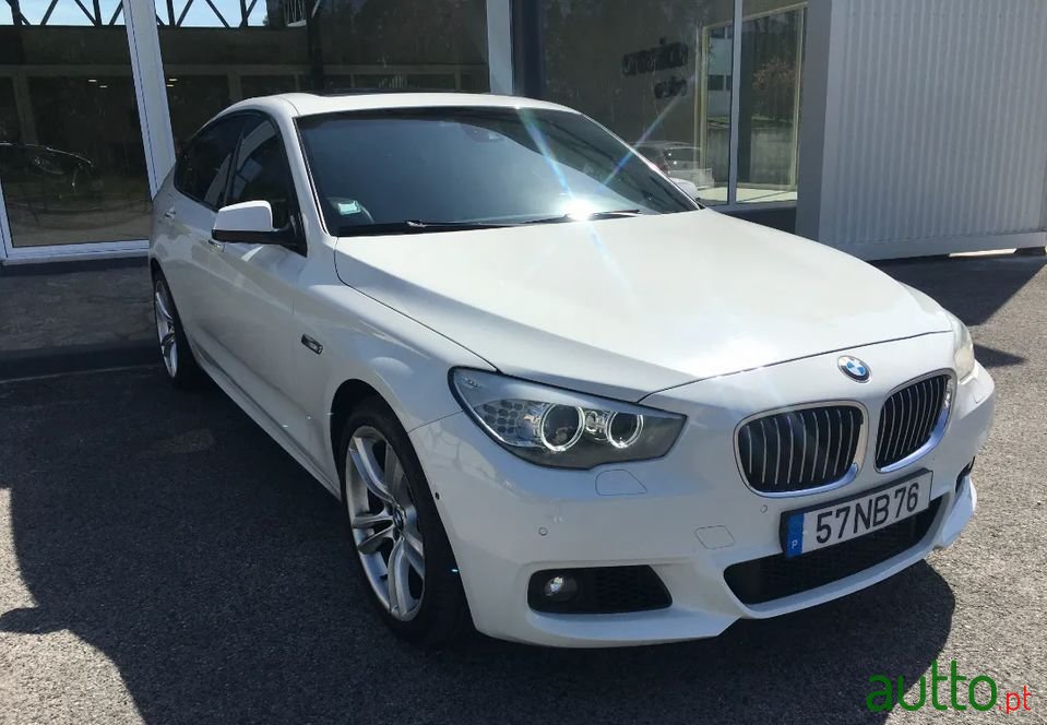 2012' BMW 535 Gran Turismo photo #3