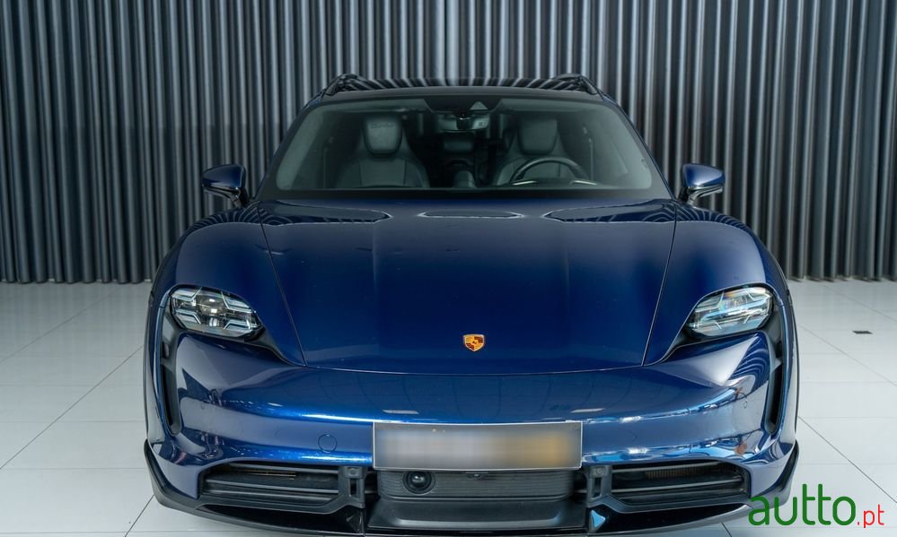 2022' Porsche Taycan Cross Turismo photo #4