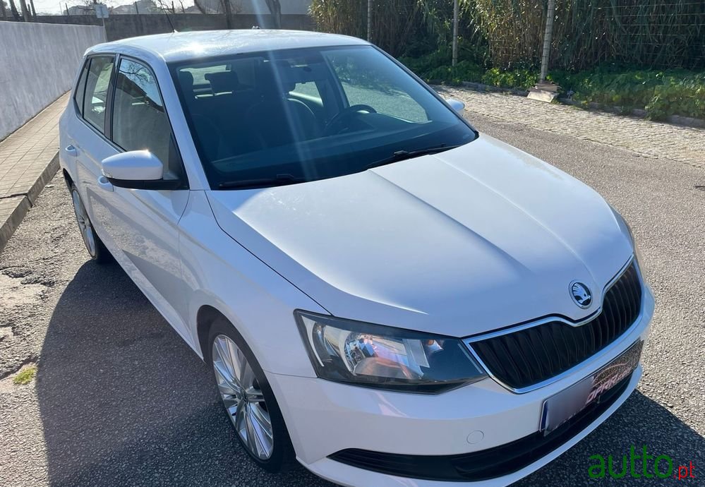 2015' Skoda Fabia 1.4 Tdi Style photo #3