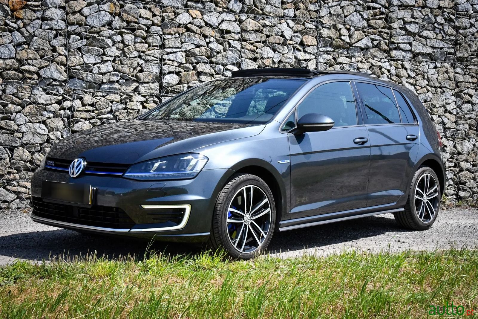 2015' Volkswagen Golf photo #4