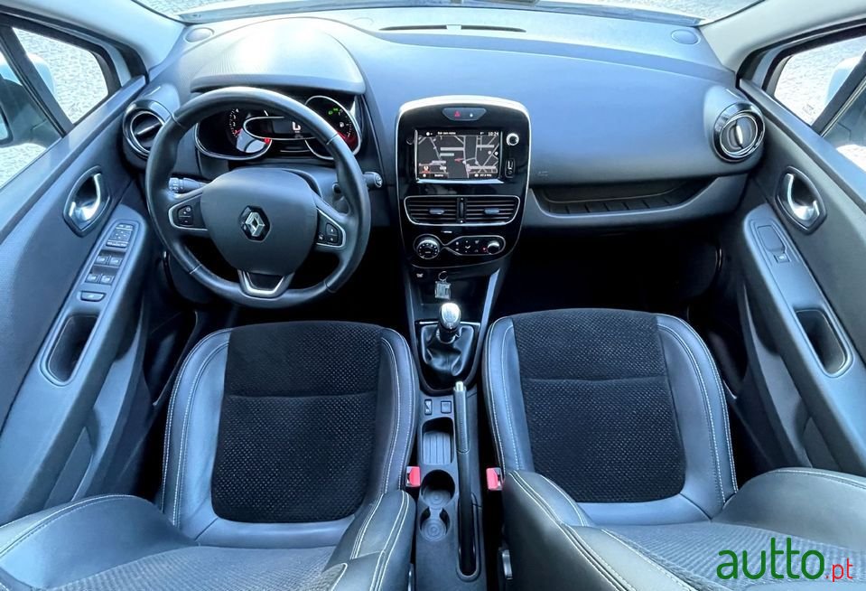 2019' Renault Clio photo #3