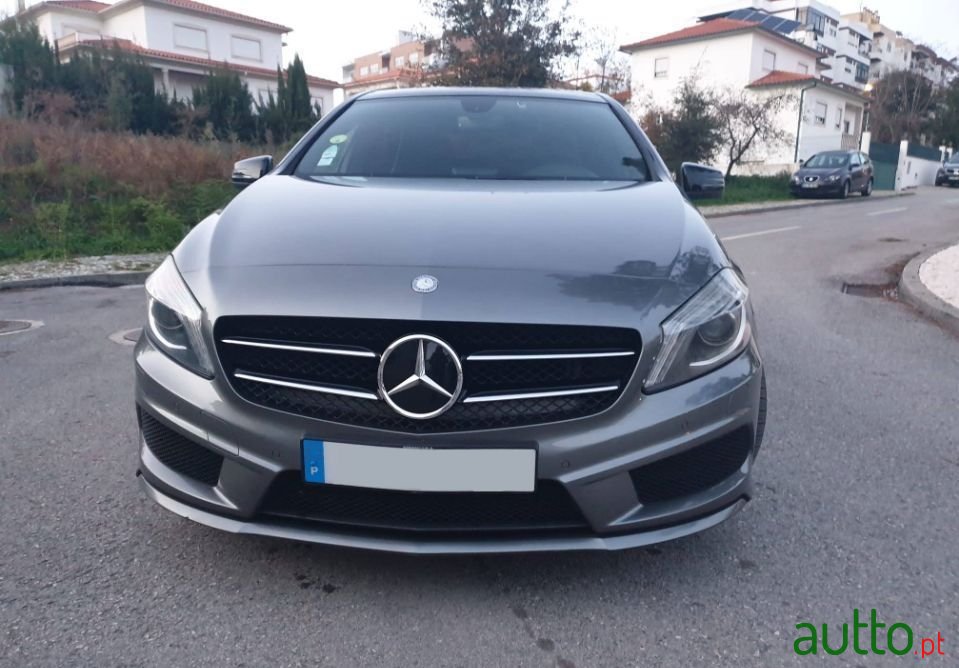 2013' Mercedes-Benz A-200 photo #2