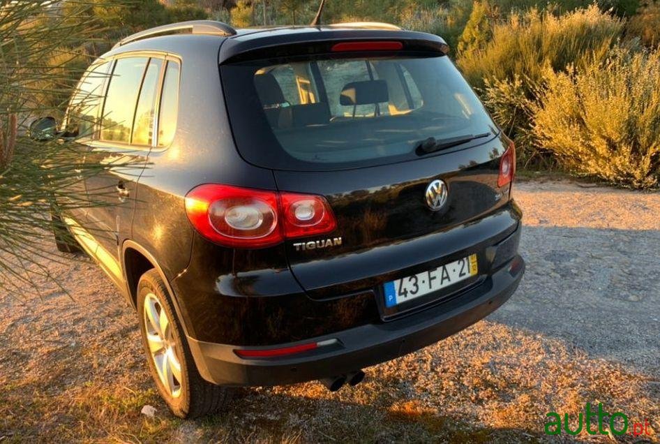 2007' Volkswagen Tiguan 4Motion photo #2