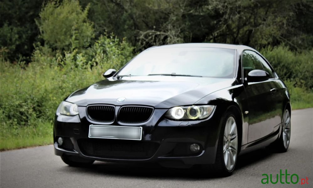 2008' BMW 320 D Coupe photo #1