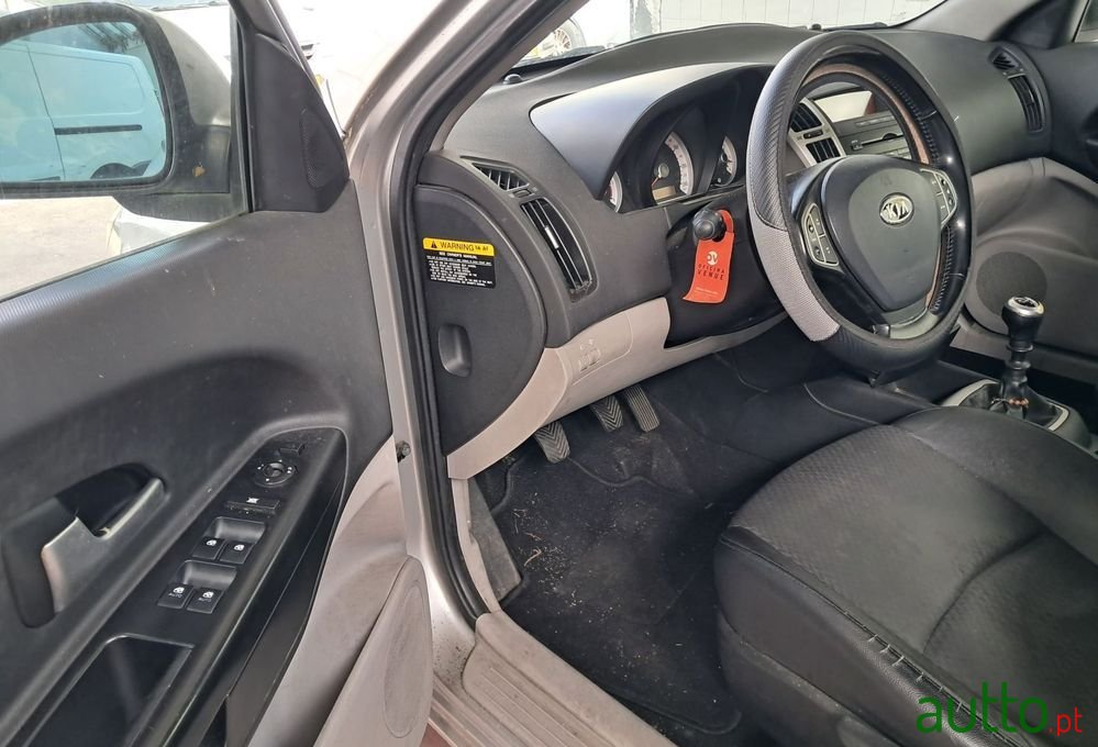 2008' Kia Ceed 1.6 Crdi Lx photo #3