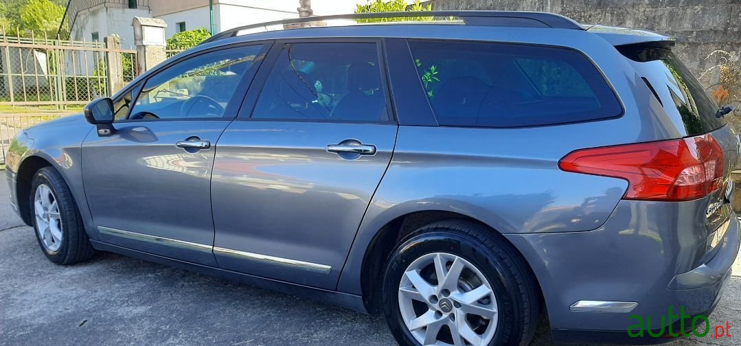 2010' Citroen C5-Tourer photo #1