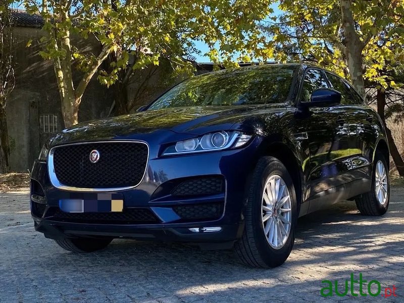 2016' Jaguar F-Pace photo #5