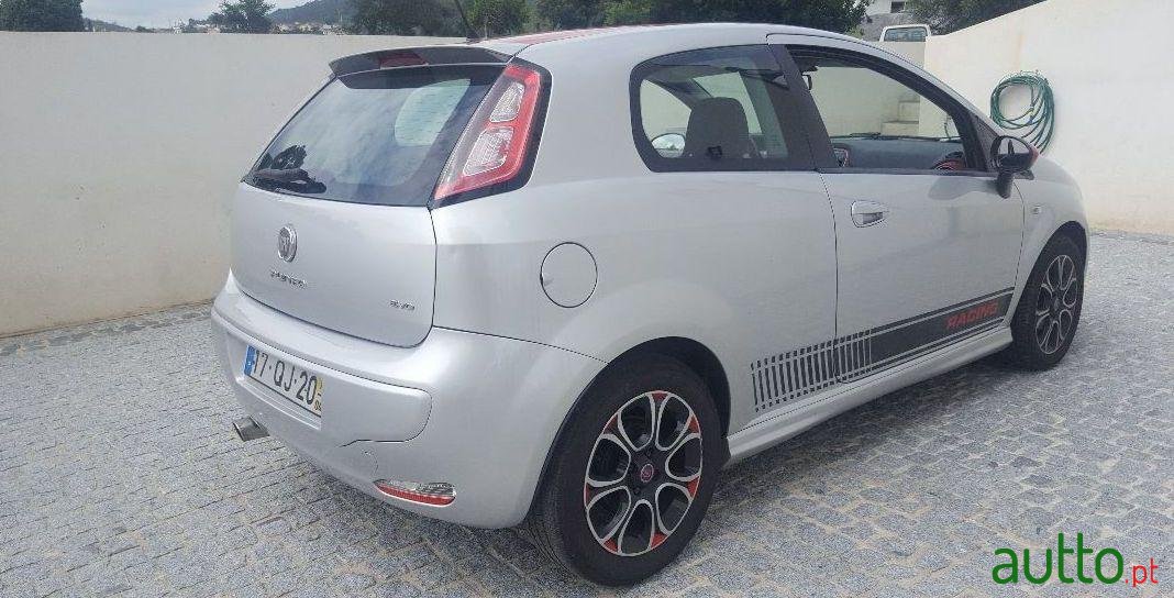 2010' Fiat Punto Evo 1.3 Multijet photo #2