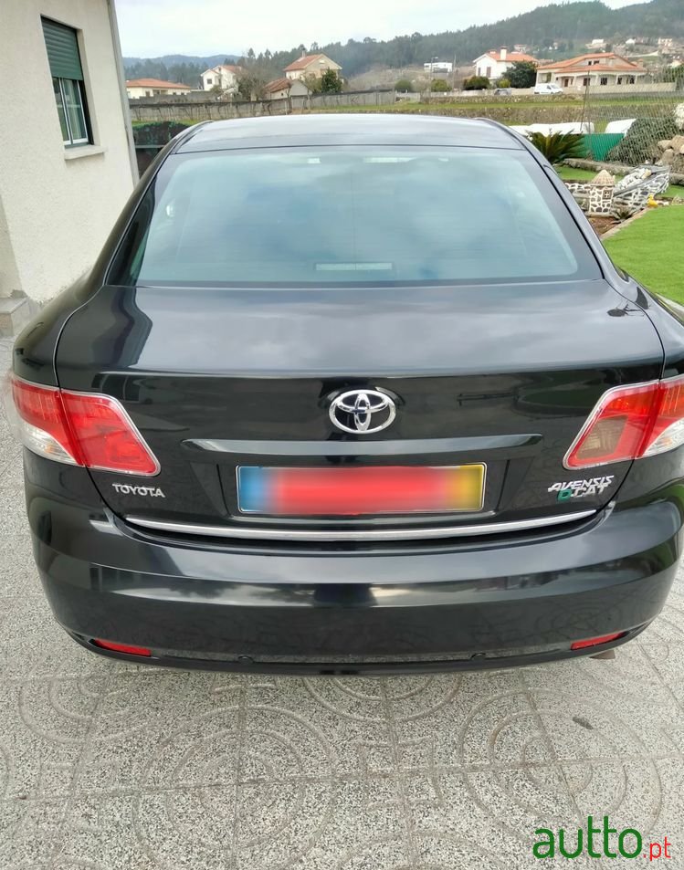 2010' Toyota Avensis photo #5