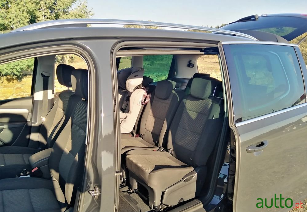 2015' Volkswagen Sharan photo #6