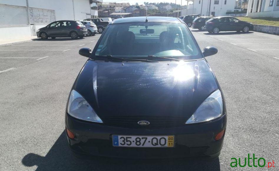 2000' Ford Focus photo #2