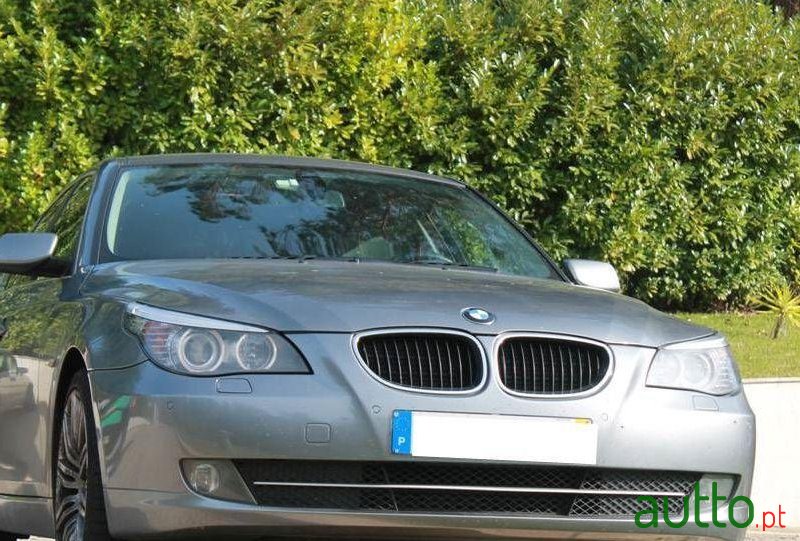2010' BMW 520 photo #3
