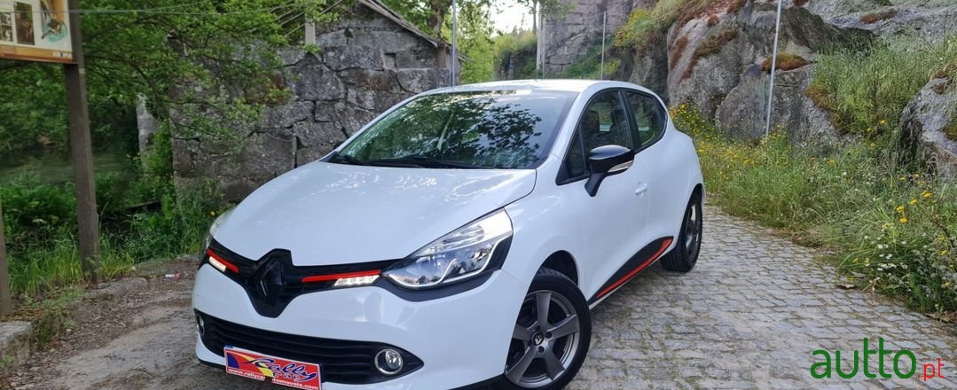 2015' Renault Clio photo #1