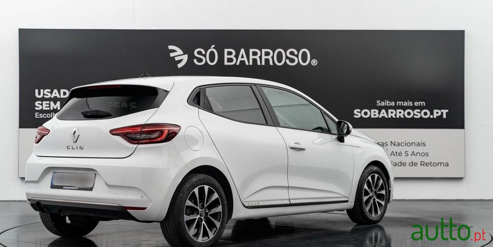 2021' Renault Clio photo #5