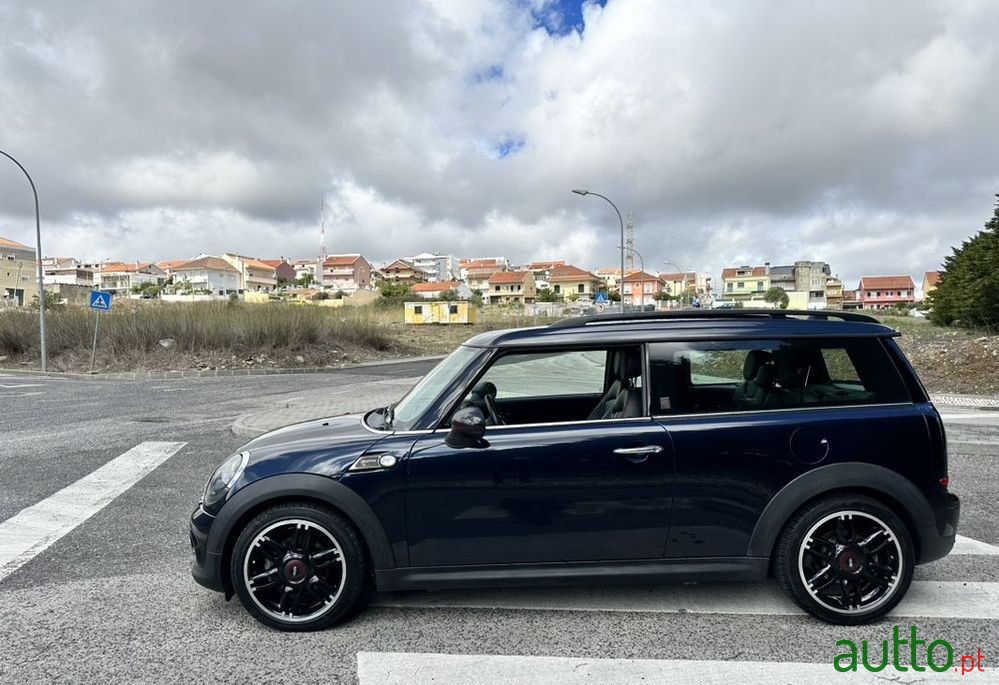 2011' MINI Clubman Cooper D photo #5