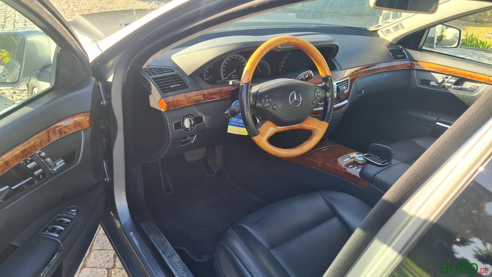 2011' Mercedes-Benz S-250 photo #1