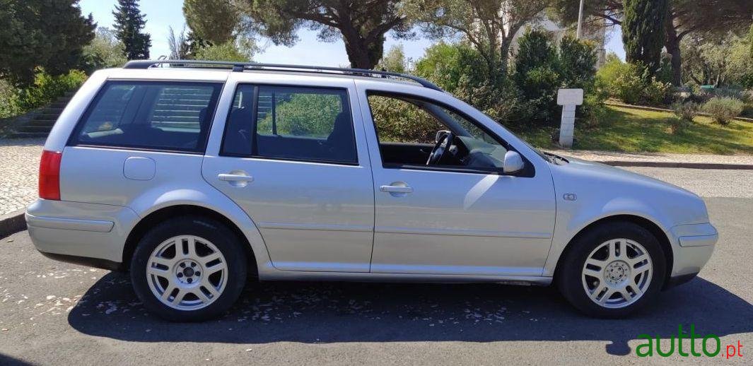 2002' Volkswagen Golf Variant photo #5