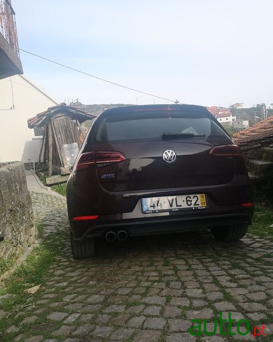 2018' Volkswagen Golf photo #3