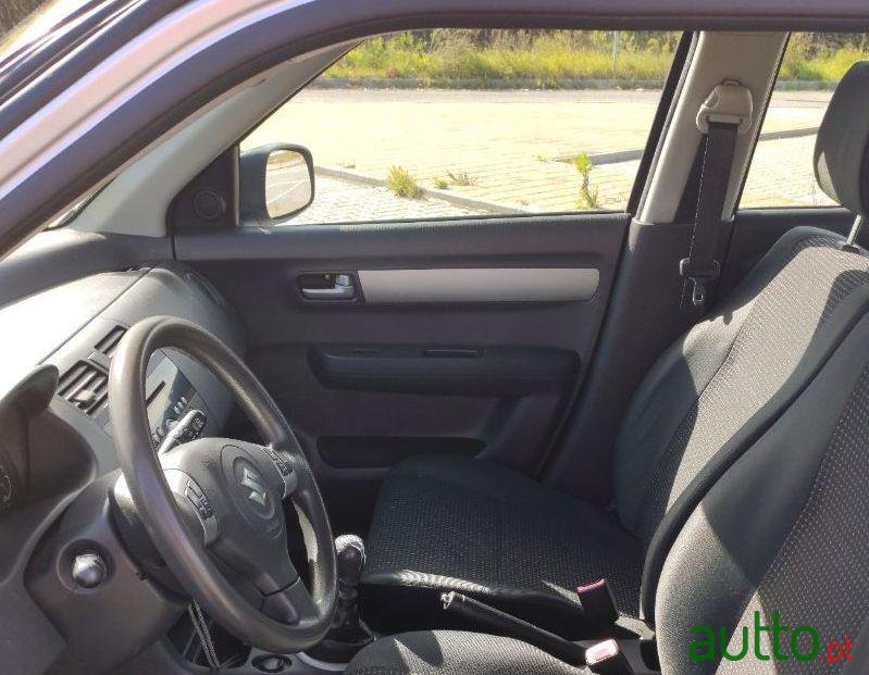 2006' Suzuki Swift photo #2