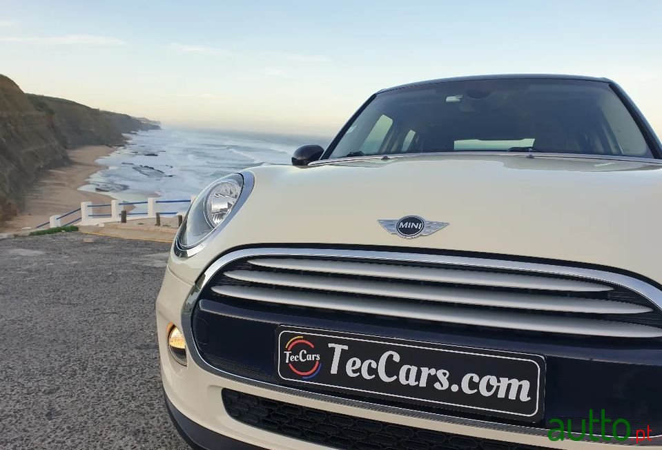 2015' MINI Cooper photo #6