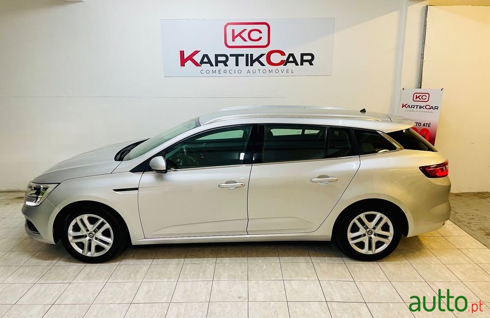 2020' Renault Megane Sport Tourer photo #6