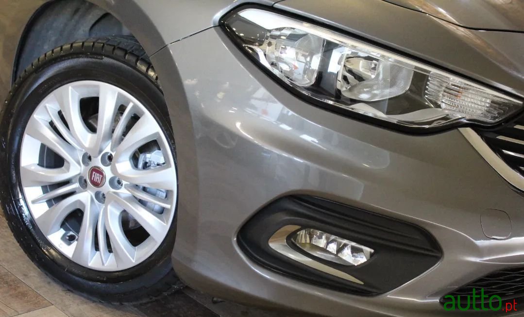 2016' Fiat Tipo photo #2