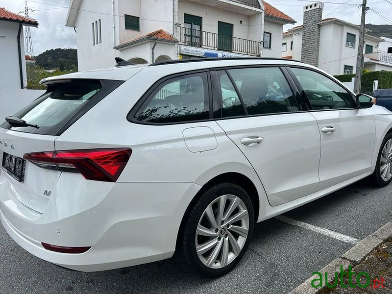 2021' Skoda Octavia Break photo #2
