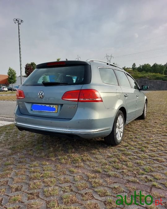 2012' Volkswagen Passat Variant photo #3