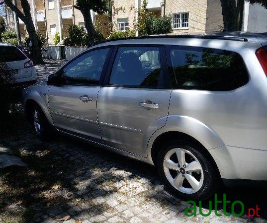 2007' Ford Focus Sw photo #3